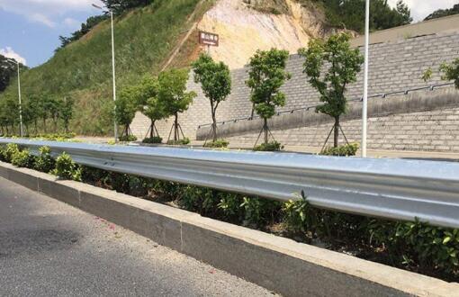 波形梁钢护栏 波形梁钢护栏