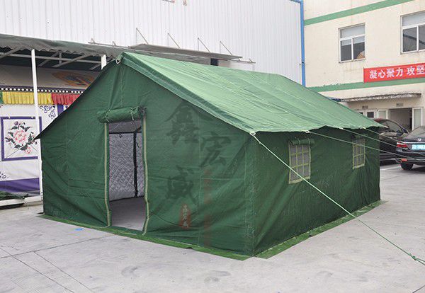 应避免将军用帐篷搭建在哪些地方？