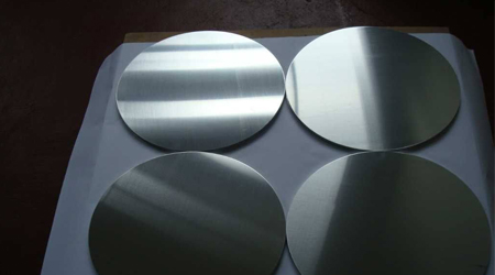 清洗热轧铝圆片时需要注意哪些事项？
